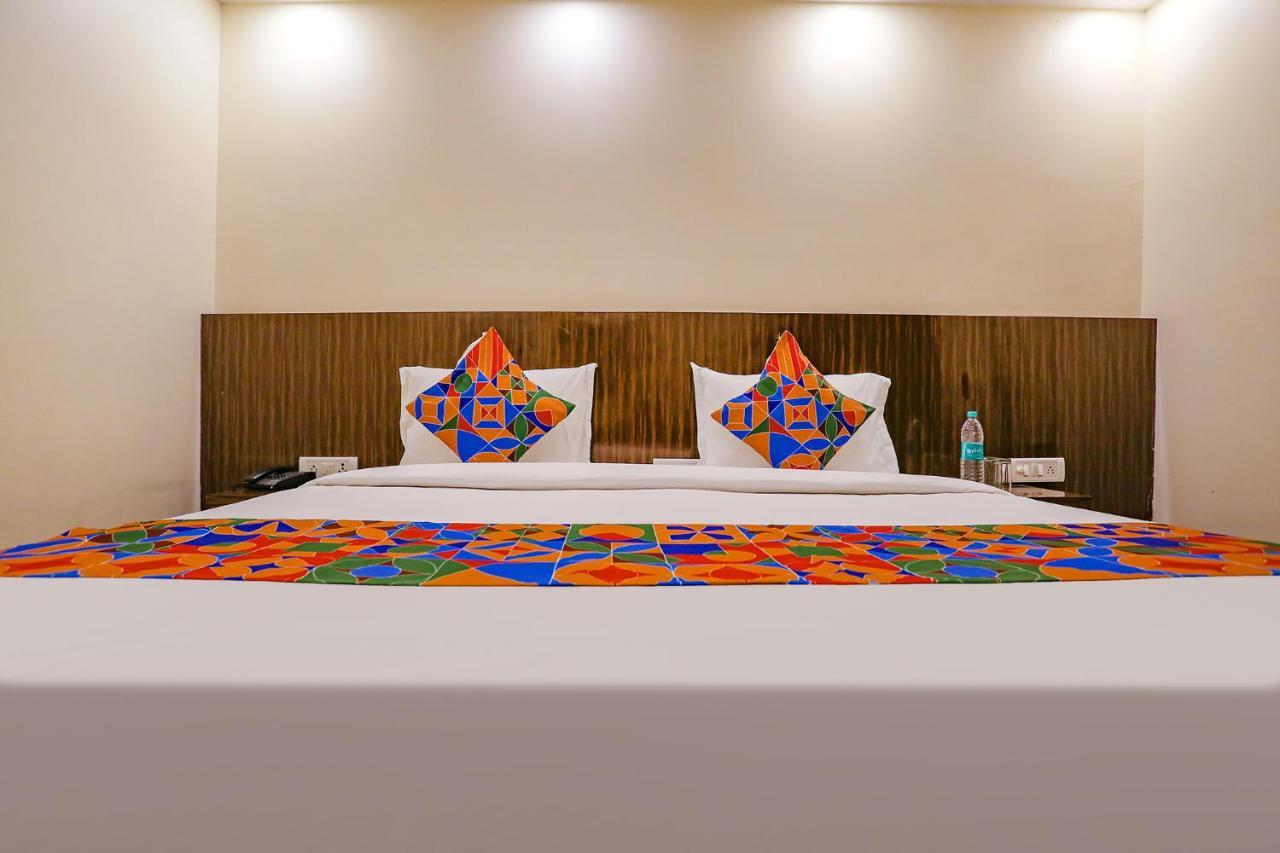 Time - Near Igi International & Domestic Airport 3*