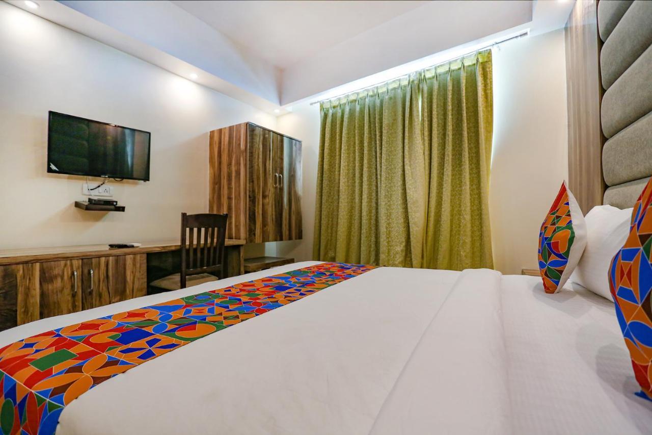 Hotel Time - Near Igi International & Domestic Airport New Delhi