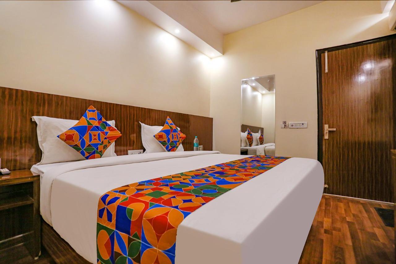 Hotel Time - Near Igi International & Domestic Airport New Delhi