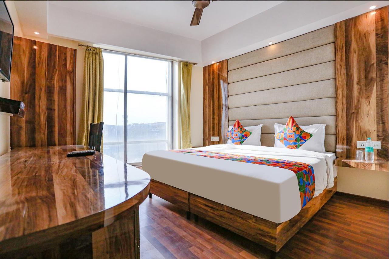 Time - Near Igi International & Domestic Airport New Delhi